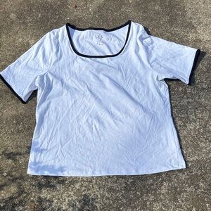 Isaac Mizrahi White Scoop Neck Short Sleeve Top with Black Trim